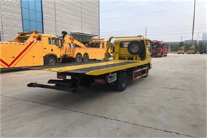 新华路非事故拖车